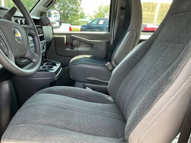 2022 Chevrolet Express Cargo 2500 — detail view