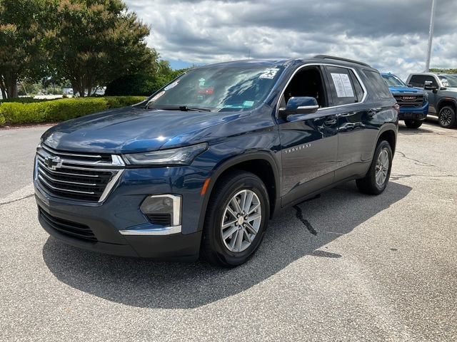 2023 Chevrolet Traverse LT Cloth in Northsky Blue Metallic — front three-quarter view