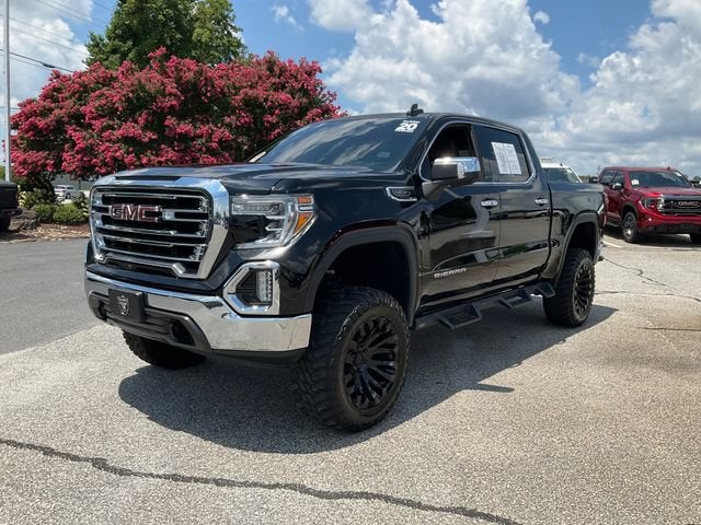 2020 GMC Sierra 1500 SLT in Black — front three-quarter view