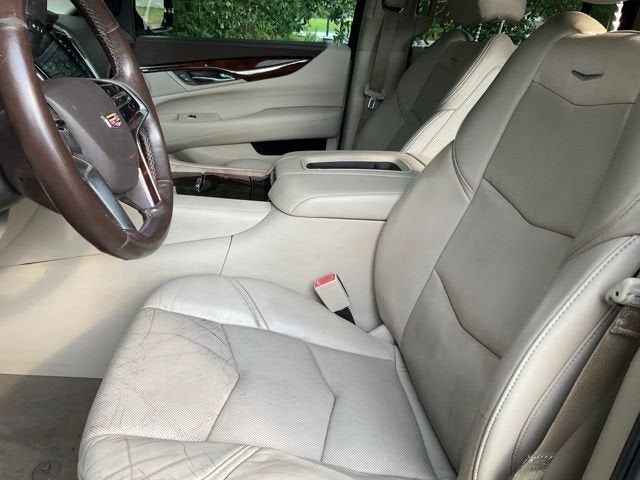 2015 Cadillac Escalade ESV — detail view