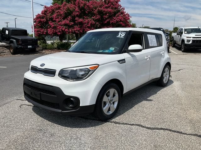 2019 Kia Soul Base in White — front three-quarter view