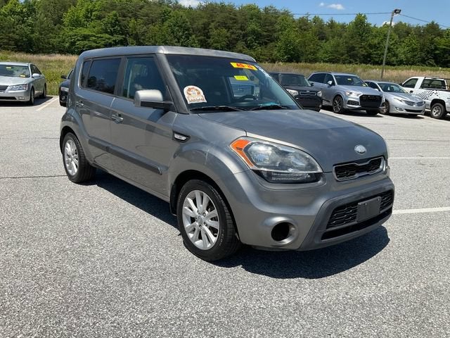 2013 Kia Soul — rear three-quarter view
